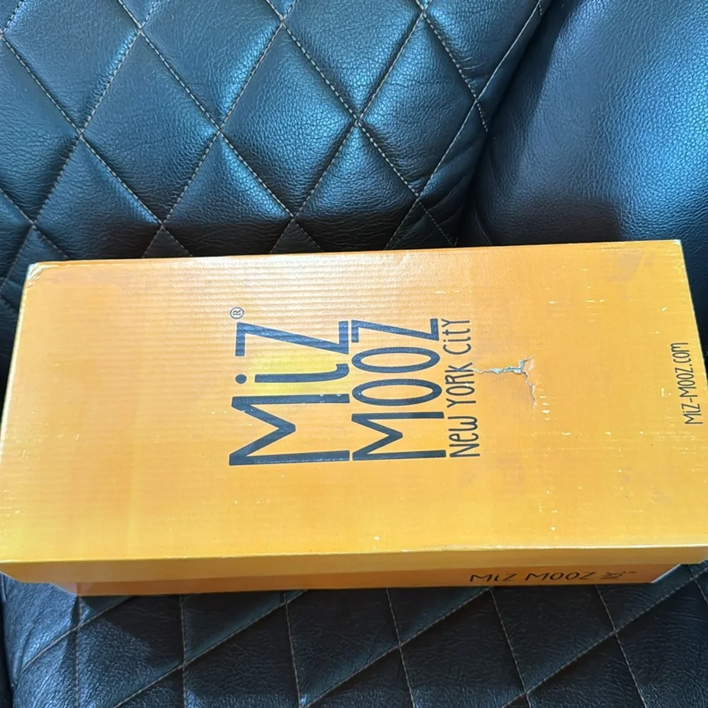 EUC Miz Mooz Kimmy Flats - Picture 2 of 4